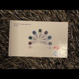 Cold and hot beauty instrument